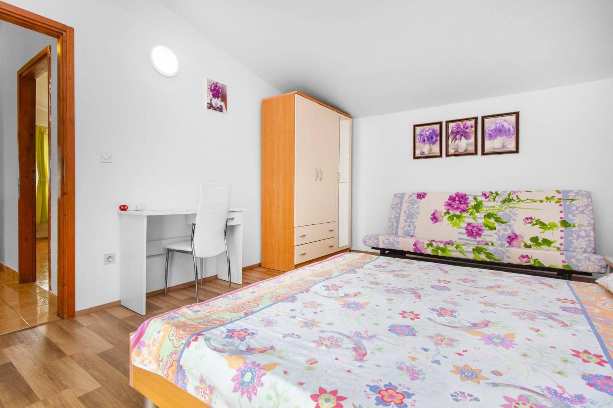 Apartments Alaga Tribunj  Exterior photo